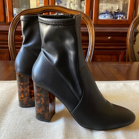 ALDO Aurella black Boots booties size 8 4” lucite heel - Picture 1 of 13